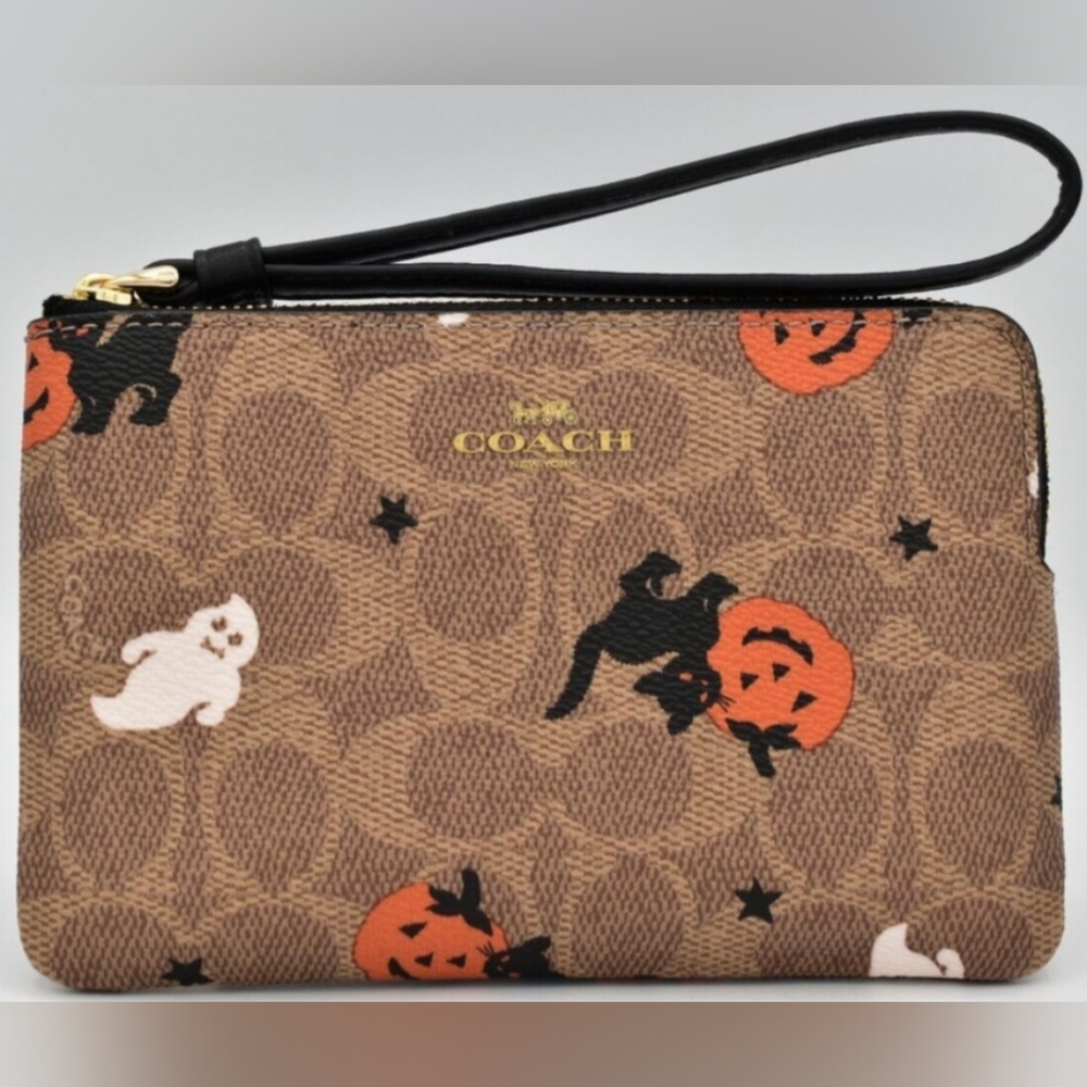 🎃Coach Tan Halloween Ghost, Cat and Pumpkin Corner Zip Wristlet👻